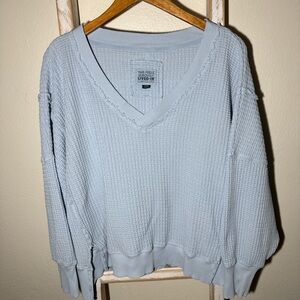 This Feels Seriously Lived In | American Eagle | V Neck Sweatshirt | Blue | M